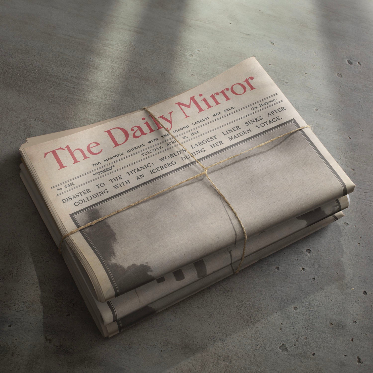 April 16th 1912- The Titanic Sinks Daily Mirror Newspaper